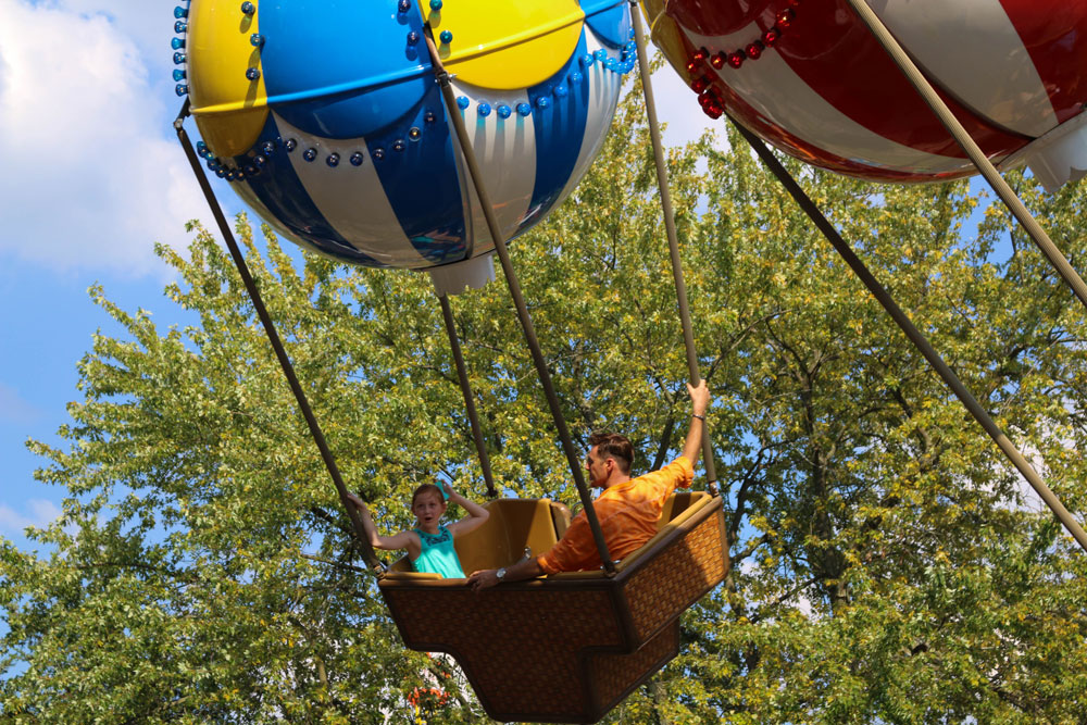 Father & daughter on Balloon Race